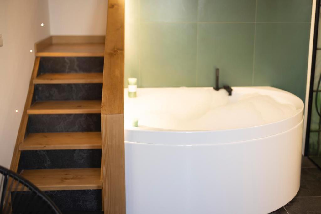 Bali Aqua&Charme Bed and Breakfast Gaeta Eksteriør billede